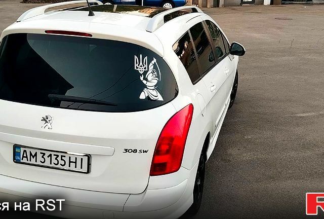 Белый Пежо 308, объемом двигателя 1.6 л и пробегом 292 тыс. км за 6000 $, фото 5 на Automoto.ua