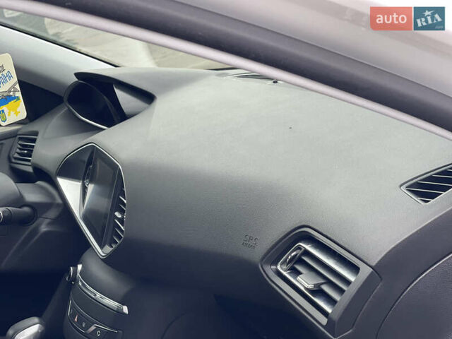 Белый Пежо 308, объемом двигателя 2 л и пробегом 234 тыс. км за 11750 $, фото 62 на Automoto.ua