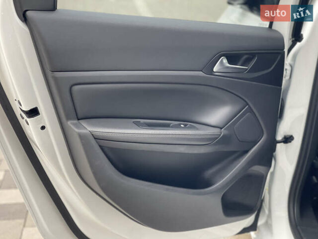 Белый Пежо 308, объемом двигателя 2 л и пробегом 234 тыс. км за 11750 $, фото 70 на Automoto.ua