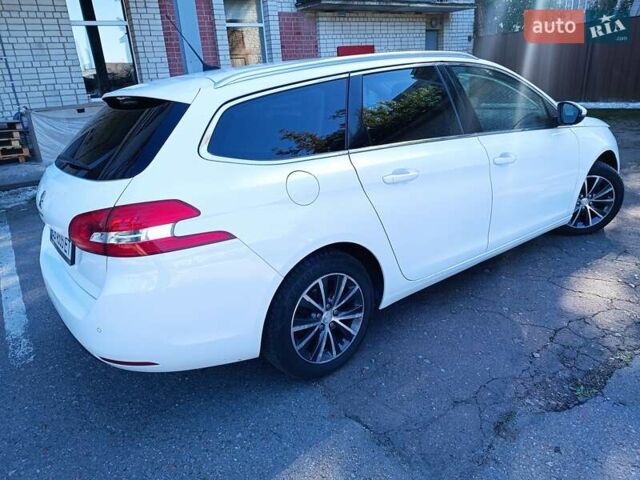 Білий Пежо 308, об'ємом двигуна 1.2 л та пробігом 226 тис. км за 9000 $, фото 6 на Automoto.ua