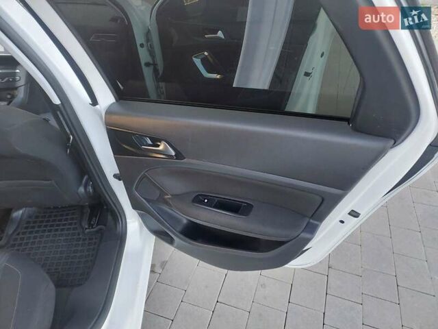 Белый Пежо 308, объемом двигателя 1.56 л и пробегом 255 тыс. км за 7500 $, фото 9 на Automoto.ua