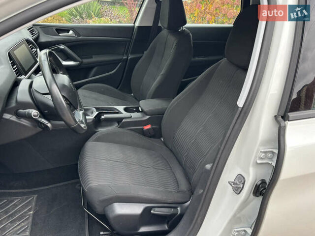 Пежо 308 2014 в Житомире на Automoto.ua Белый Пежо 308, объемом двигателя 1.56 л и пробегом 195 тыс. км за 9200 $, фото 24 на Automoto.ua