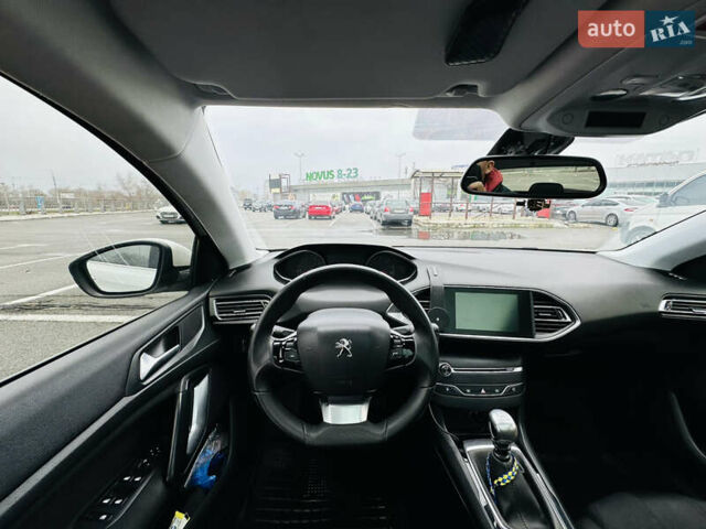 Белый Пежо 308, объемом двигателя 1.56 л и пробегом 250 тыс. км за 9200 $, фото 14 на Automoto.ua