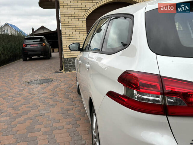 Пежо 308 2014 в Житомире на Automoto.ua Белый Пежо 308, объемом двигателя 1.56 л и пробегом 195 тыс. км за 9200 $, фото 10 на Automoto.ua