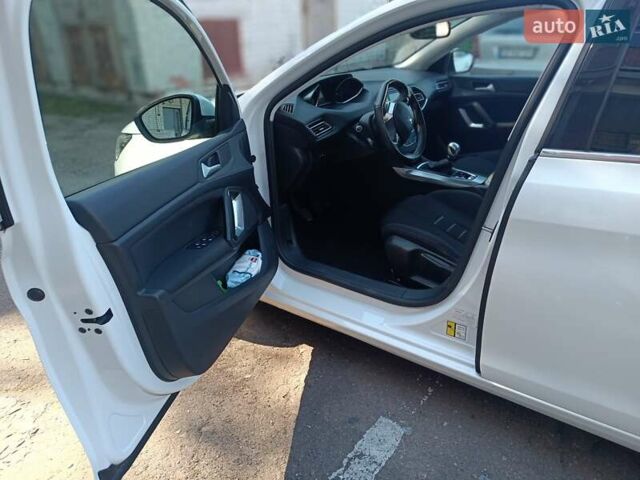 Білий Пежо 308, об'ємом двигуна 1.2 л та пробігом 226 тис. км за 9000 $, фото 21 на Automoto.ua