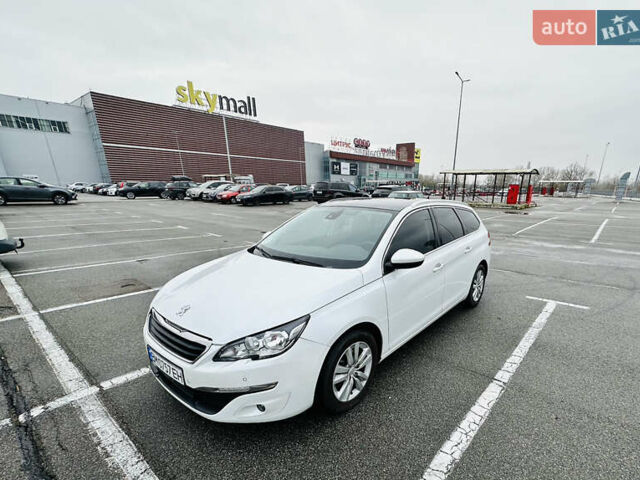Белый Пежо 308, объемом двигателя 1.56 л и пробегом 250 тыс. км за 9200 $, фото 12 на Automoto.ua