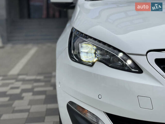 Белый Пежо 308, объемом двигателя 2 л и пробегом 234 тыс. км за 11650 $, фото 26 на Automoto.ua