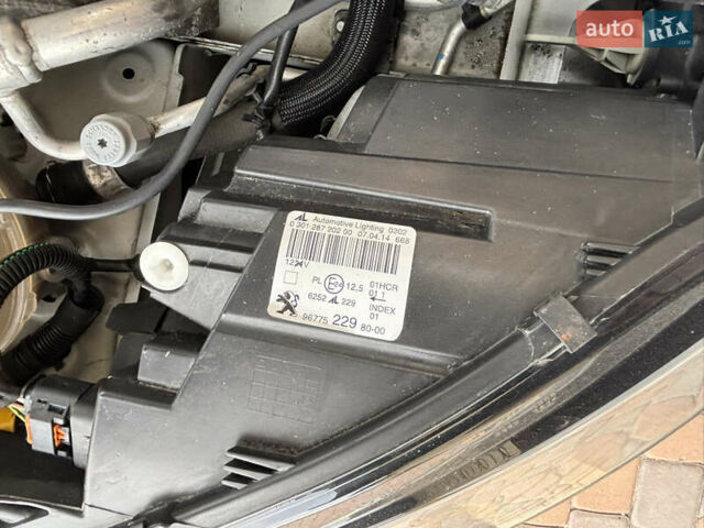 Пежо 308 2014 в Житомире на Automoto.ua Белый Пежо 308, объемом двигателя 1.56 л и пробегом 195 тыс. км за 9200 $, фото 44 на Automoto.ua