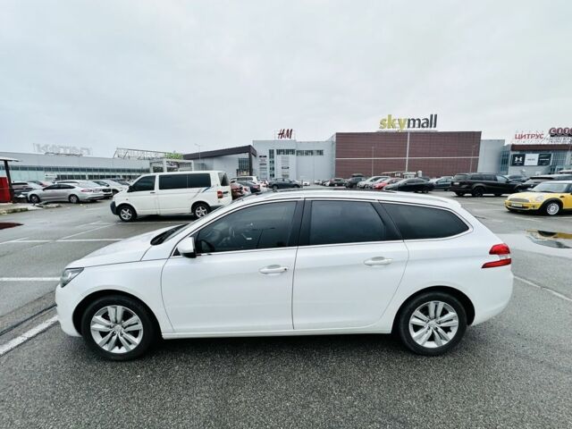 Белый Пежо 308, объемом двигателя 1.6 л и пробегом 250 тыс. км за 9000 $, фото 2 на Automoto.ua