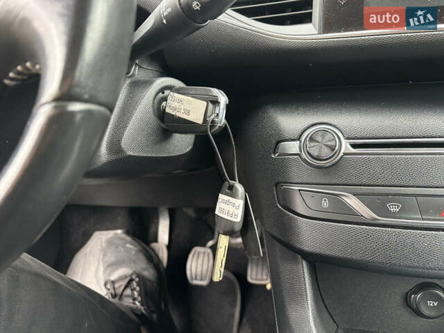 Пежо 308 2014 в Житомире на Automoto.ua Белый Пежо 308, объемом двигателя 1.56 л и пробегом 195 тыс. км за 9200 $, фото 27 на Automoto.ua