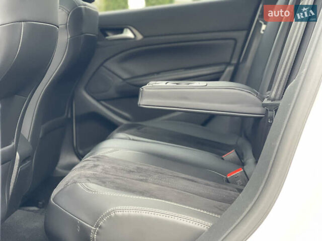Белый Пежо 308, объемом двигателя 2 л и пробегом 234 тыс. км за 11750 $, фото 71 на Automoto.ua