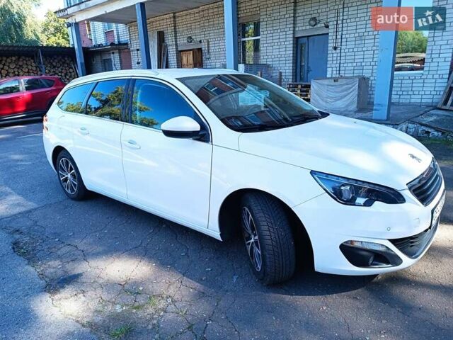 Білий Пежо 308, об'ємом двигуна 1.2 л та пробігом 226 тис. км за 9000 $, фото 4 на Automoto.ua