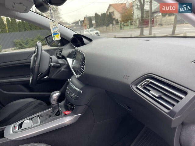 Белый Пежо 308, объемом двигателя 2 л и пробегом 234 тыс. км за 11750 $, фото 60 на Automoto.ua