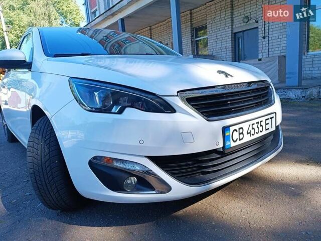 Білий Пежо 308, об'ємом двигуна 1.2 л та пробігом 226 тис. км за 9000 $, фото 5 на Automoto.ua