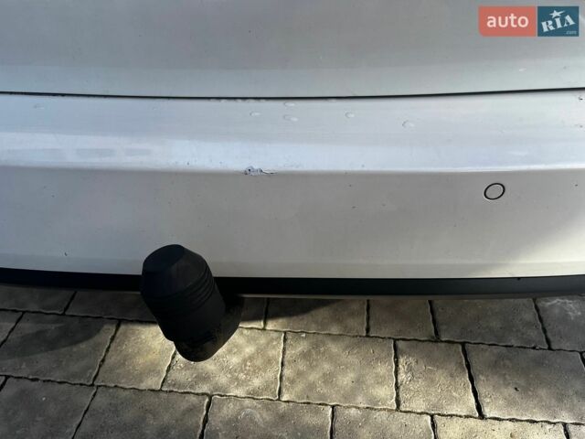 Білий Пежо 308, об'ємом двигуна 2 л та пробігом 323 тис. км за 9800 $, фото 24 на Automoto.ua
