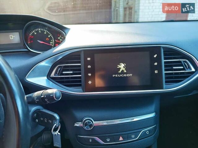 Білий Пежо 308, об'ємом двигуна 1.2 л та пробігом 226 тис. км за 9000 $, фото 32 на Automoto.ua