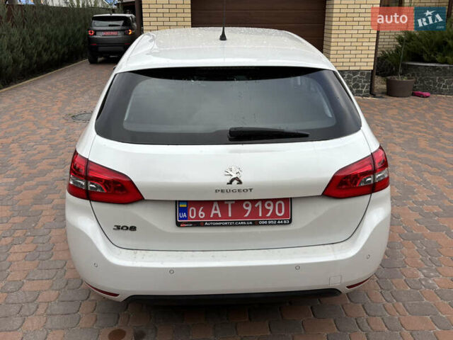 Пежо 308 2014 в Житомире на Automoto.ua Белый Пежо 308, объемом двигателя 1.56 л и пробегом 195 тыс. км за 9200 $, фото 5 на Automoto.ua
