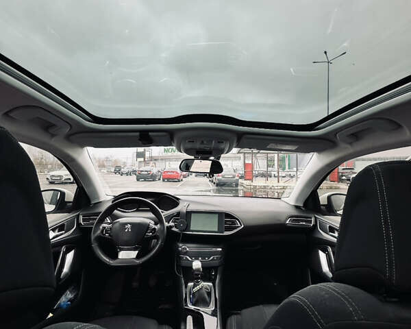 Белый Пежо 308, объемом двигателя 1.56 л и пробегом 250 тыс. км за 9200 $, фото 13 на Automoto.ua