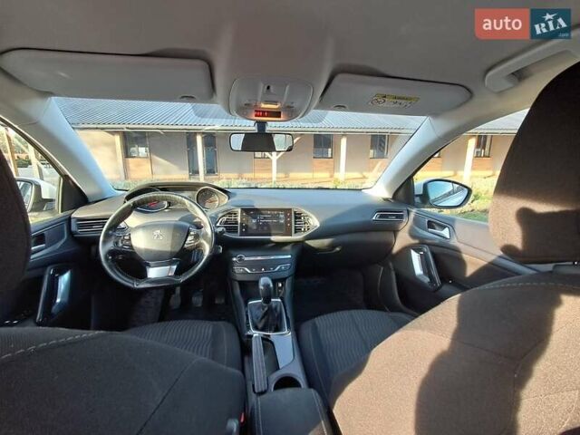 Білий Пежо 308, об'ємом двигуна 1.56 л та пробігом 280 тис. км за 6600 $, фото 16 на Automoto.ua