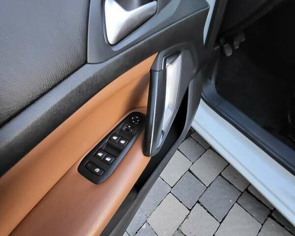 Белый Пежо 308, объемом двигателя 1.56 л и пробегом 266 тыс. км за 9100 $, фото 20 на Automoto.ua