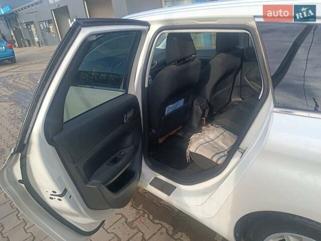 Белый Пежо 308, объемом двигателя 1.56 л и пробегом 196 тыс. км за 9500 $, фото 11 на Automoto.ua