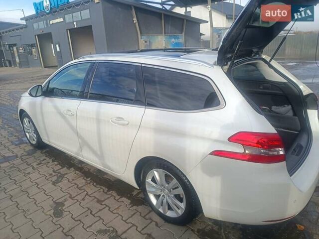 Белый Пежо 308, объемом двигателя 1.56 л и пробегом 196 тыс. км за 9500 $, фото 10 на Automoto.ua