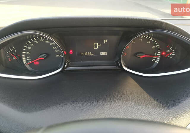 Белый Пежо 308, объемом двигателя 1.2 л и пробегом 141 тыс. км за 9600 $, фото 11 на Automoto.ua