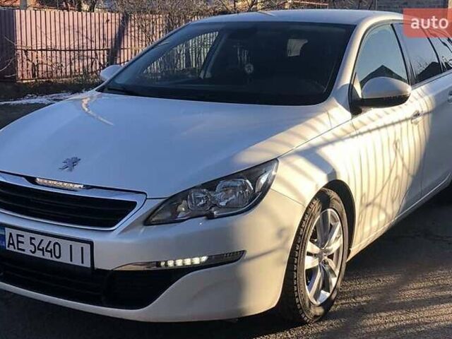 Белый Пежо 308, объемом двигателя 1.56 л и пробегом 253 тыс. км за 9000 $, фото 10 на Automoto.ua