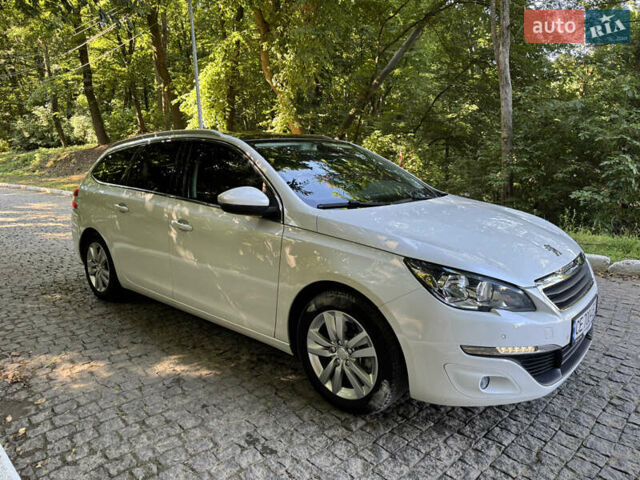 Белый Пежо 308, объемом двигателя 1.56 л и пробегом 172 тыс. км за 10550 $, фото 4 на Automoto.ua