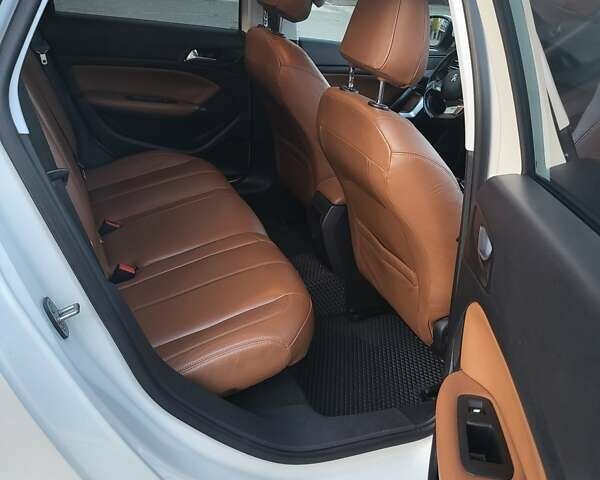 Белый Пежо 308, объемом двигателя 1.56 л и пробегом 266 тыс. км за 9100 $, фото 17 на Automoto.ua