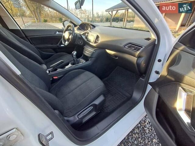 Білий Пежо 308, об'ємом двигуна 1.56 л та пробігом 280 тис. км за 6600 $, фото 14 на Automoto.ua