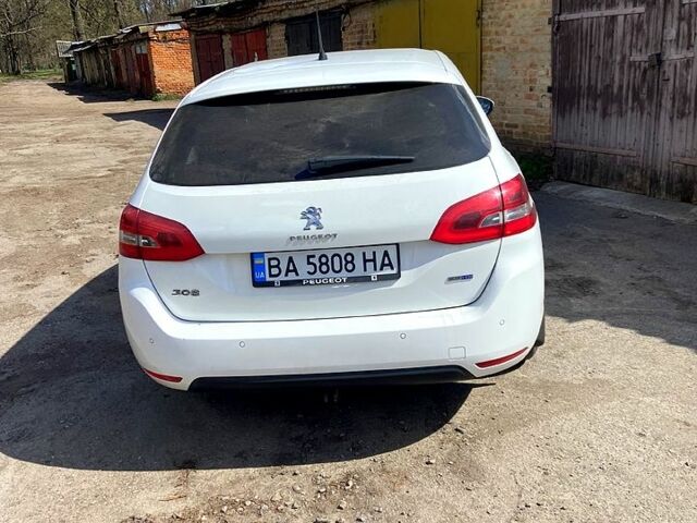 Білий Пежо 308, об'ємом двигуна 1.6 л та пробігом 290 тис. км за 8500 $, фото 2 на Automoto.ua