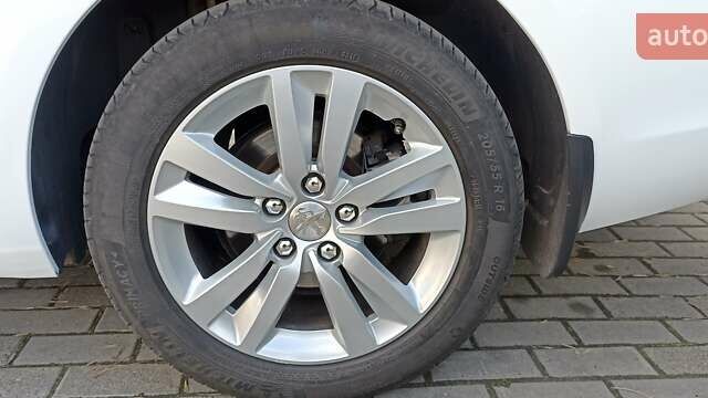 Белый Пежо 308, объемом двигателя 1.56 л и пробегом 212 тыс. км за 10199 $, фото 40 на Automoto.ua