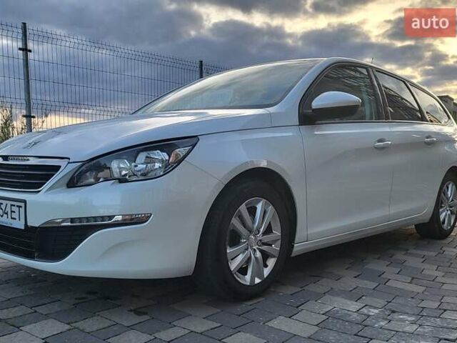 Белый Пежо 308, объемом двигателя 1.56 л и пробегом 266 тыс. км за 9100 $, фото 3 на Automoto.ua