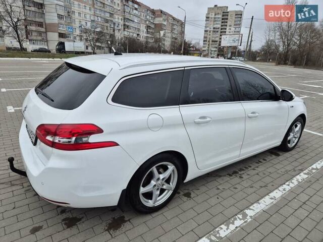 Белый Пежо 308, объемом двигателя 1.56 л и пробегом 267 тыс. км за 10950 $, фото 17 на Automoto.ua