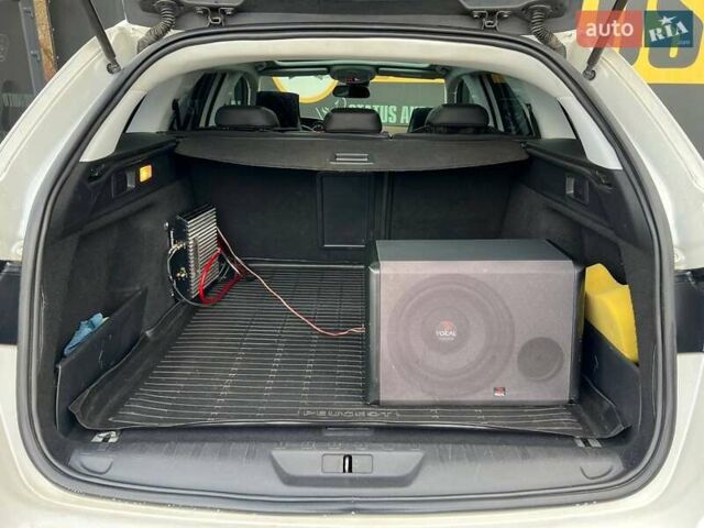 Белый Пежо 308, объемом двигателя 1.56 л и пробегом 265 тыс. км за 11000 $, фото 10 на Automoto.ua