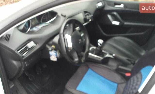 Белый Пежо 308, объемом двигателя 1.56 л и пробегом 216 тыс. км за 9600 $, фото 11 на Automoto.ua