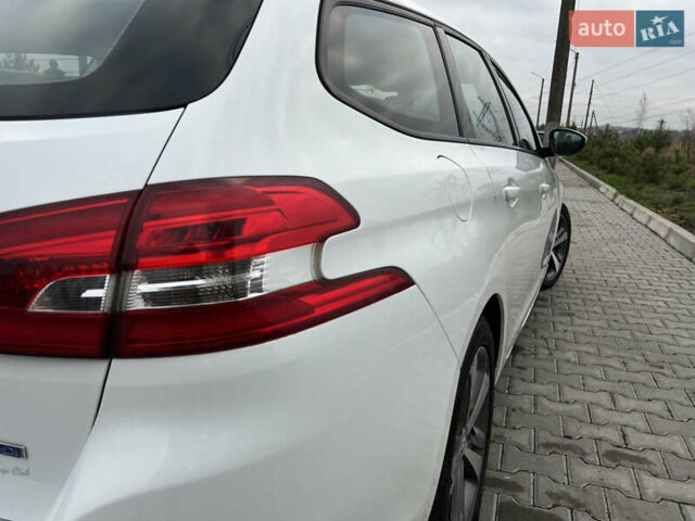 Белый Пежо 308, объемом двигателя 1.56 л и пробегом 283 тыс. км за 11899 $, фото 13 на Automoto.ua