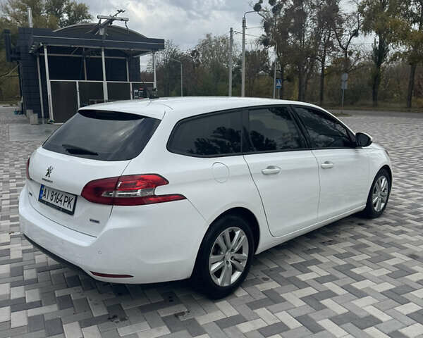 Белый Пежо 308, объемом двигателя 1.56 л и пробегом 286 тыс. км за 7499 $, фото 3 на Automoto.ua