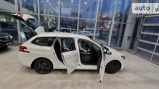 Білий Пежо 308, об'ємом двигуна 2 л та пробігом 168 тис. км за 10850 $, фото 3 на Automoto.ua