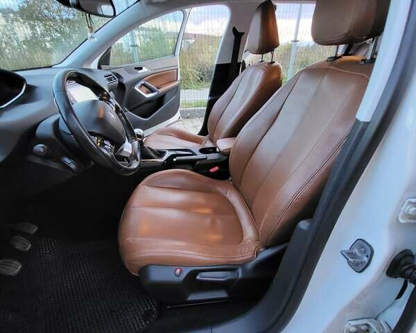 Белый Пежо 308, объемом двигателя 1.56 л и пробегом 266 тыс. км за 9100 $, фото 22 на Automoto.ua