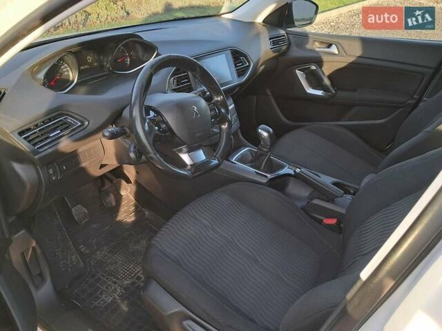 Білий Пежо 308, об'ємом двигуна 1.56 л та пробігом 280 тис. км за 6600 $, фото 17 на Automoto.ua