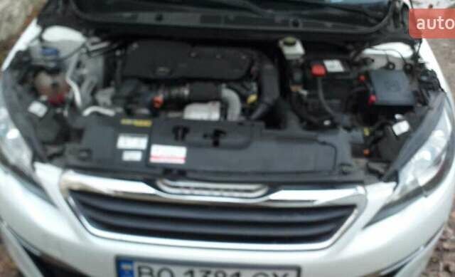 Белый Пежо 308, объемом двигателя 1.56 л и пробегом 216 тыс. км за 9600 $, фото 10 на Automoto.ua