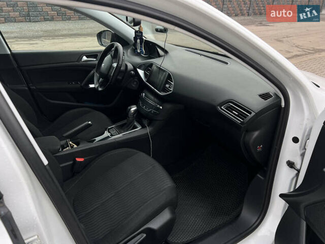 Белый Пежо 308, объемом двигателя 1.56 л и пробегом 283 тыс. км за 11899 $, фото 16 на Automoto.ua