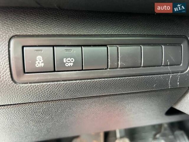 Белый Пежо 308, объемом двигателя 1.56 л и пробегом 265 тыс. км за 11000 $, фото 15 на Automoto.ua