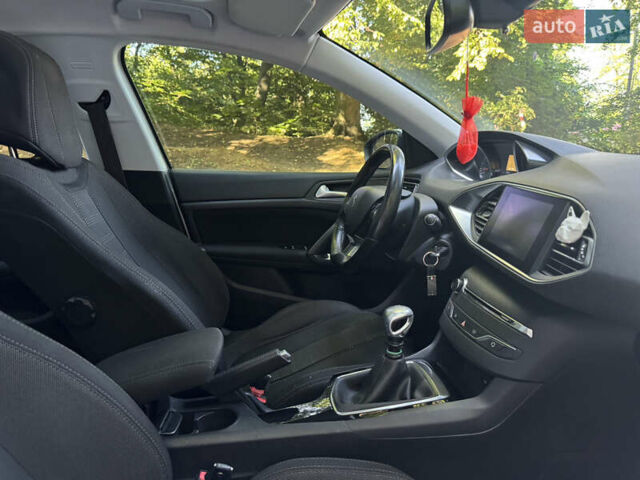 Белый Пежо 308, объемом двигателя 1.56 л и пробегом 172 тыс. км за 10550 $, фото 19 на Automoto.ua