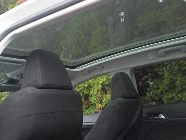 Белый Пежо 308, объемом двигателя 1.6 л и пробегом 245 тыс. км за 9000 $, фото 4 на Automoto.ua