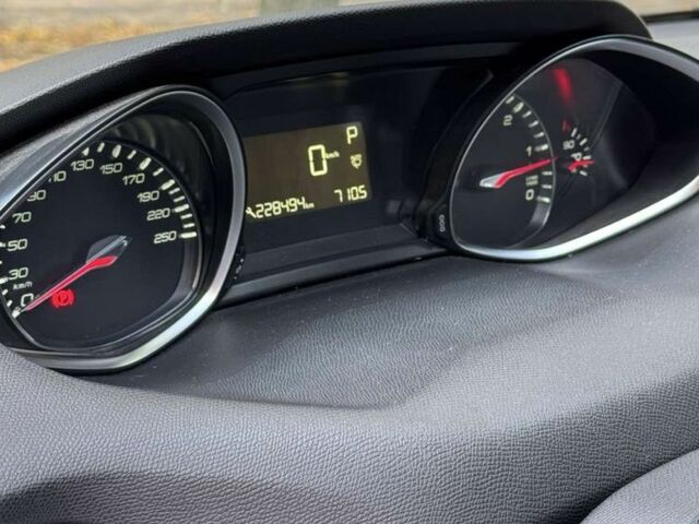 Білий Пежо 308, об'ємом двигуна 1.6 л та пробігом 220 тис. км за 11500 $, фото 7 на Automoto.ua