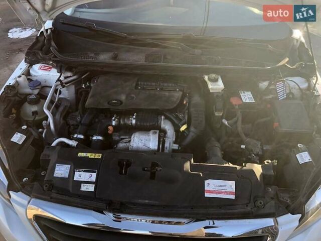 Белый Пежо 308, объемом двигателя 1.56 л и пробегом 253 тыс. км за 9000 $, фото 11 на Automoto.ua