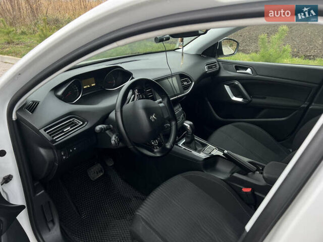 Белый Пежо 308, объемом двигателя 1.56 л и пробегом 283 тыс. км за 11899 $, фото 18 на Automoto.ua